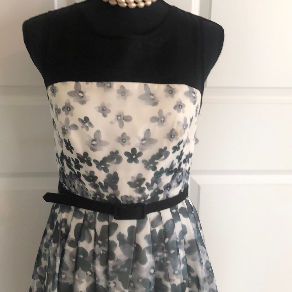 Floral print Mikael Aghal evening dress. - Picture 2 of 7